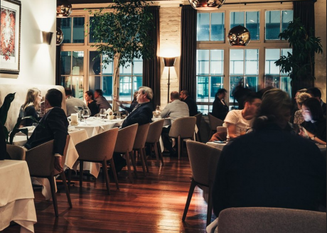 ‘Tehnica poșetei’, escrocheria la care apelează tot mai mulți clienți pentru a nu plăti consumația la restaurante ‘Tehnica poșetei’, escrocheria la care apelează tot mai mulți clienți pentru a nu plăti consumația la restaurante