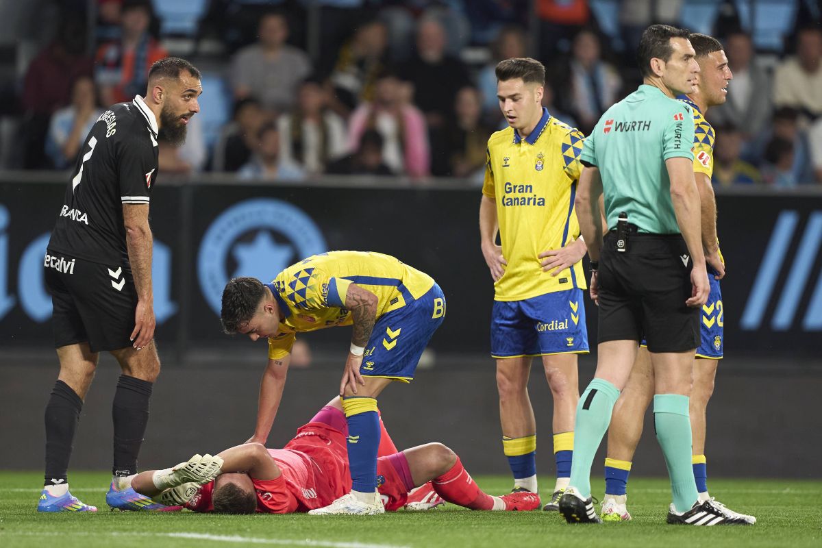 Accidentare de groază în La Liga » Fostul jucător al Barcelonei s-a ales cu intestinul subțire perforat Accidentare de groază în La Liga » Fostul jucător al Barcelonei s-a ales cu intestinul subțire perforat
