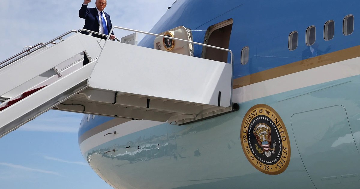 Cadourile primite de Trump în Orientul Mijlociu, „fără precedent”. „Veți vedea Qatar și Emiratele Arabe într-un fel de război al ofertelor” Cadourile primite de Trump în Orientul Mijlociu, „fără precedent”. „Veți vedea Qatar și Emiratele Arabe într-un fel de război al ofertelor”