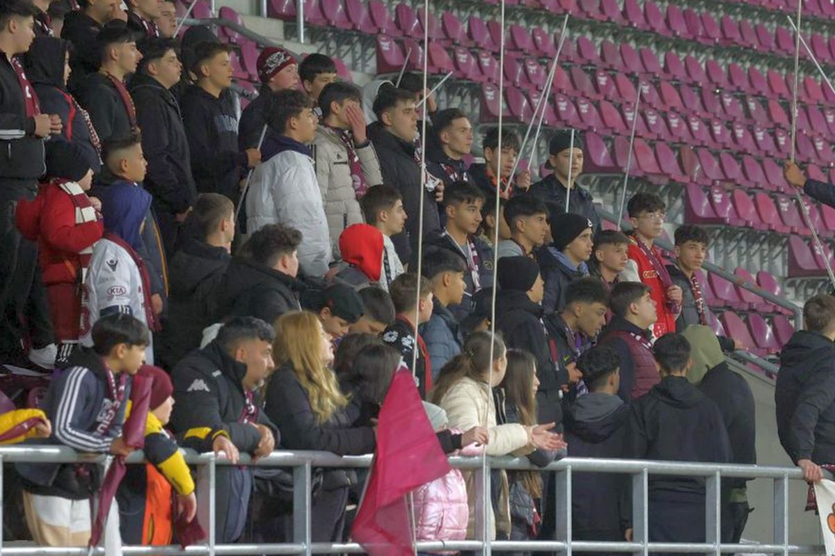 Scandări halucinante în Giulești: ce au strigat copiii din galerie + Mesajul „infiltrat” de Peluza Nord la Rapid