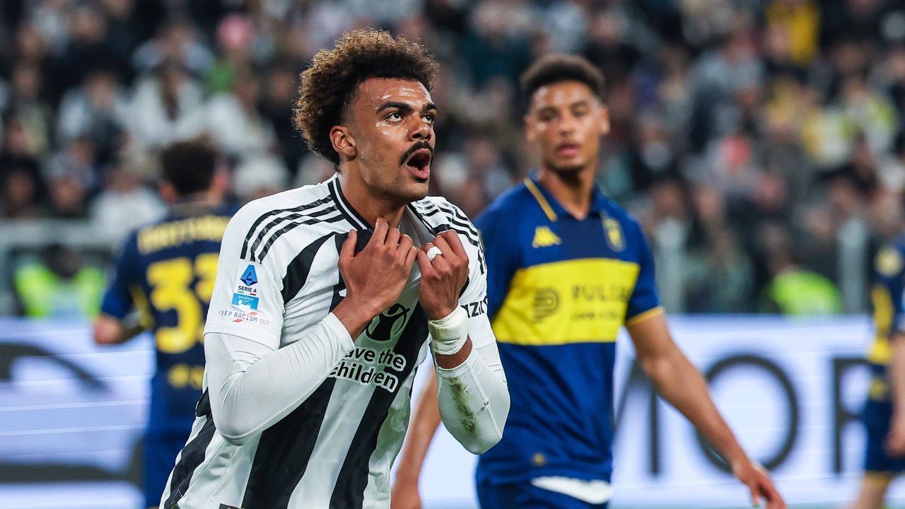 Fotbalistul cotat la 18 milioane de euro putea veni gratis la Craiova! Acum e titular și face legea la Juventus Fotbalistul cotat la 18 milioane de euro putea veni gratis la Craiova! Acum e titular și face legea la Juventus