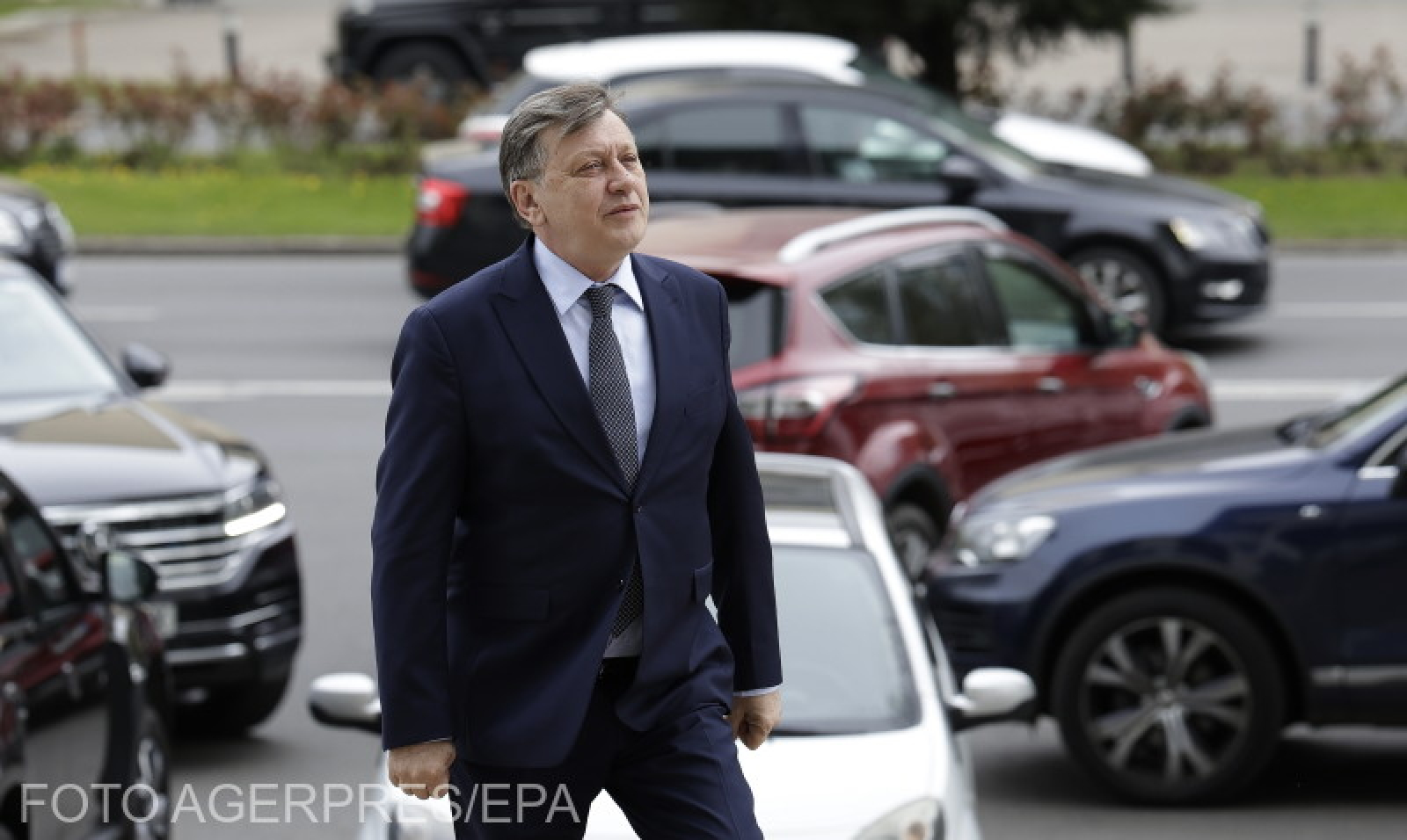 Crin Antonescu, testat în scenarii de criză la dezbaterea prezidențială: „Președintele trebuie să informeze, să verifice, să liniștească și să comunice”