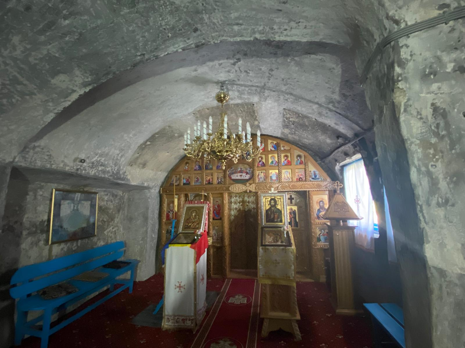 Agheasma Mică, puteri miraculoase de Izvorul Tămăduirii. Nu are un efect magic, automat, ci arată puterea vindecătoare Agheasma Mică, puteri miraculoase de Izvorul Tămăduirii. Nu are un efect magic, automat, ci arată puterea vindecătoare