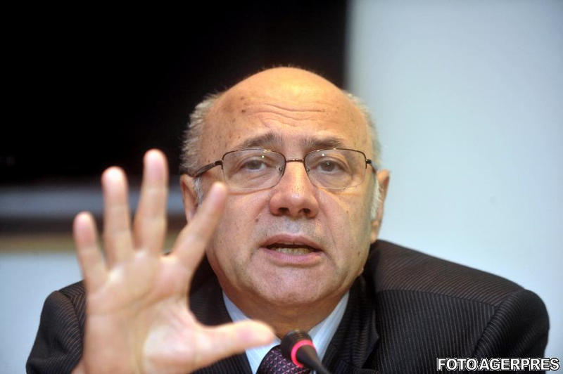 Anunțul medicului Irinel Popescu, după ce imaginea lui a fost folosită pentru a distribui fake-urile cu „morți umblători” despre vaccinul anti-COVID Anunțul medicului Irinel Popescu, după ce imaginea lui a fost folosită pentru a distribui fake-urile cu „morți umblători” despre vaccinul anti-COVID