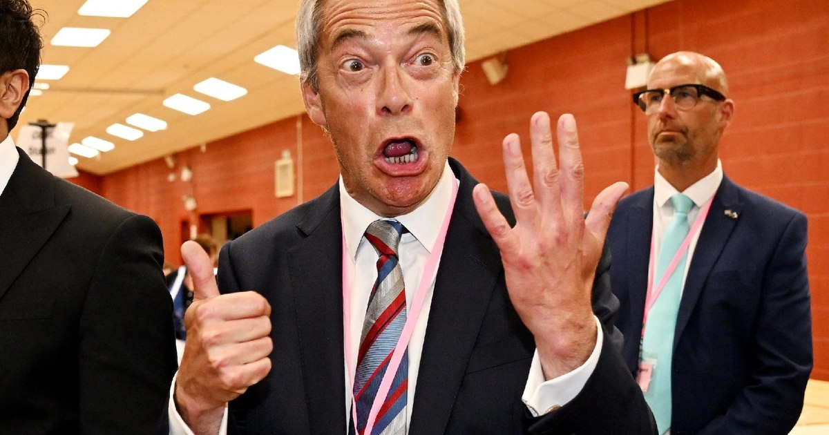 După 100 de ani, sistemul politic britanic cu două partide ar putea fi în curs de destrămare. „Partidele mari, preaviz de evacuare din Downing Street“ După 100 de ani, sistemul politic britanic cu două partide ar putea fi în curs de destrămare. „Partidele mari, preaviz de evacuare din Downing Street“