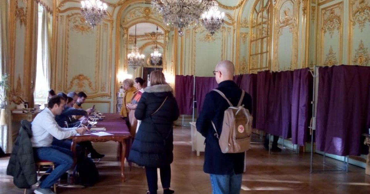 Cum a evoluat apetența românilor pentru vot în 35 ani de democrație. În 2025, cel mai mare număr de secții în diaspora Cum a evoluat apetența românilor pentru vot în 35 ani de democrație. În 2025, cel mai mare număr de secții în diaspora