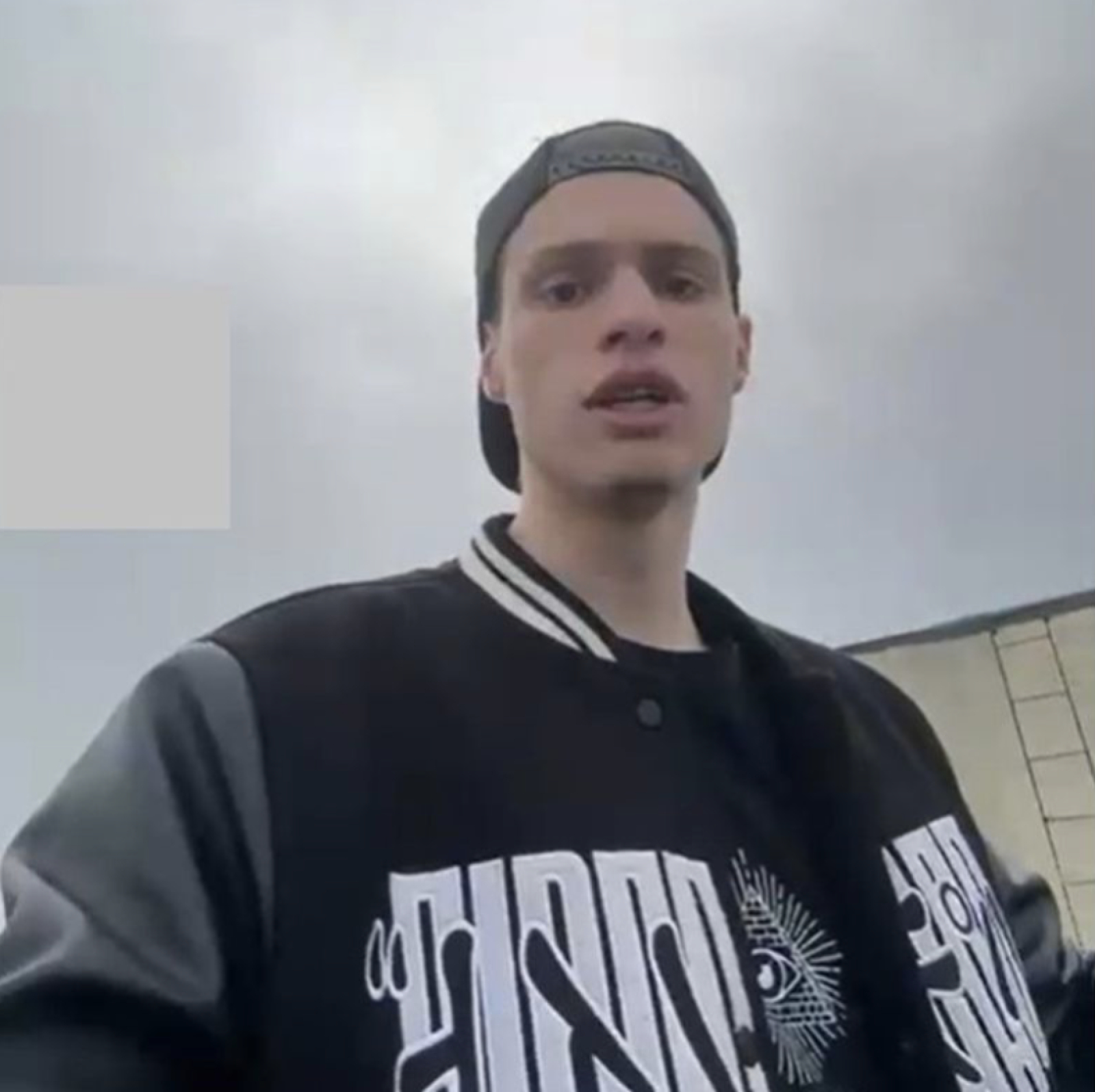 Filmul morții lui Rareş Ion. Maru l-a abandonat pe trotuar înainte ca prietena lui să sune la 112 să anunțe prezența ”unui om”. Informații șocante de la procurori Filmul morții lui Rareş Ion. Maru l-a abandonat pe trotuar înainte ca prietena lui să sune la 112 să anunțe prezența ”unui om”. Informații șocante de la procurori