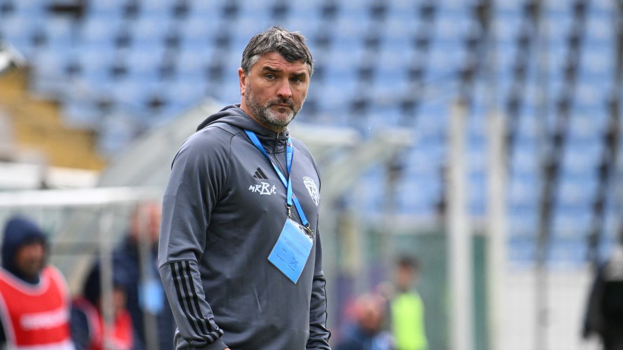 „Bătălie pe viață și pe moarte”. Anunțul lui Adrian Mihalcea înaintea ultimului meci din play-out „Bătălie pe viață și pe moarte”. Anunțul lui Adrian Mihalcea înaintea ultimului meci din play-out