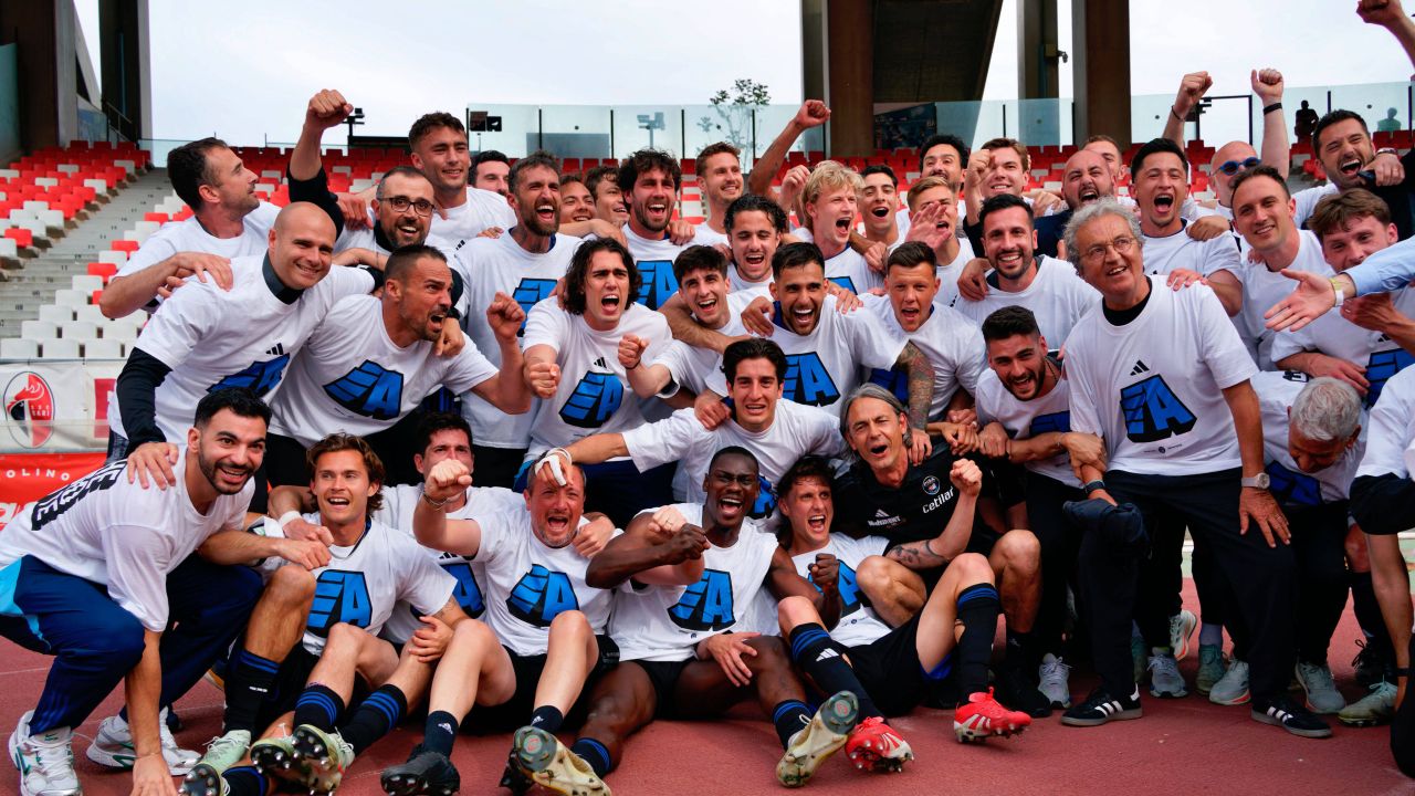 Încă trei români în Serie A de astăzi! ”Echipa revine după 34 de ani de absență” Încă trei români în Serie A de astăzi! ”Echipa revine după 34 de ani de absență”