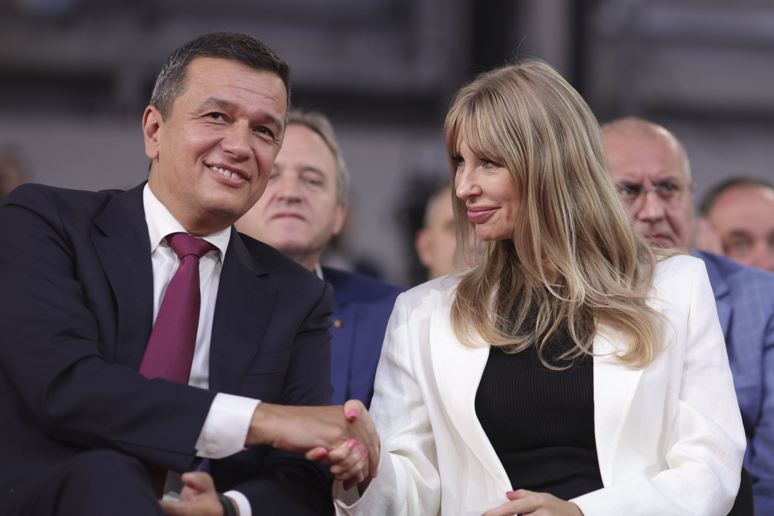 Primul lider din PSD care critică decizia partidului de a nu-l susține pe Nicușor Dan în turul doi al alegerilor prezidențiale: Da, USR ne-a făcut votanții știrbi sau needucați, dar trebuie să trecem peste asta Primul lider din PSD care critică decizia partidului de a nu-l susține pe Nicușor Dan în turul doi al alegerilor prezidențiale: Da, USR ne-a făcut votanții știrbi sau needucați, dar trebuie să trecem peste asta