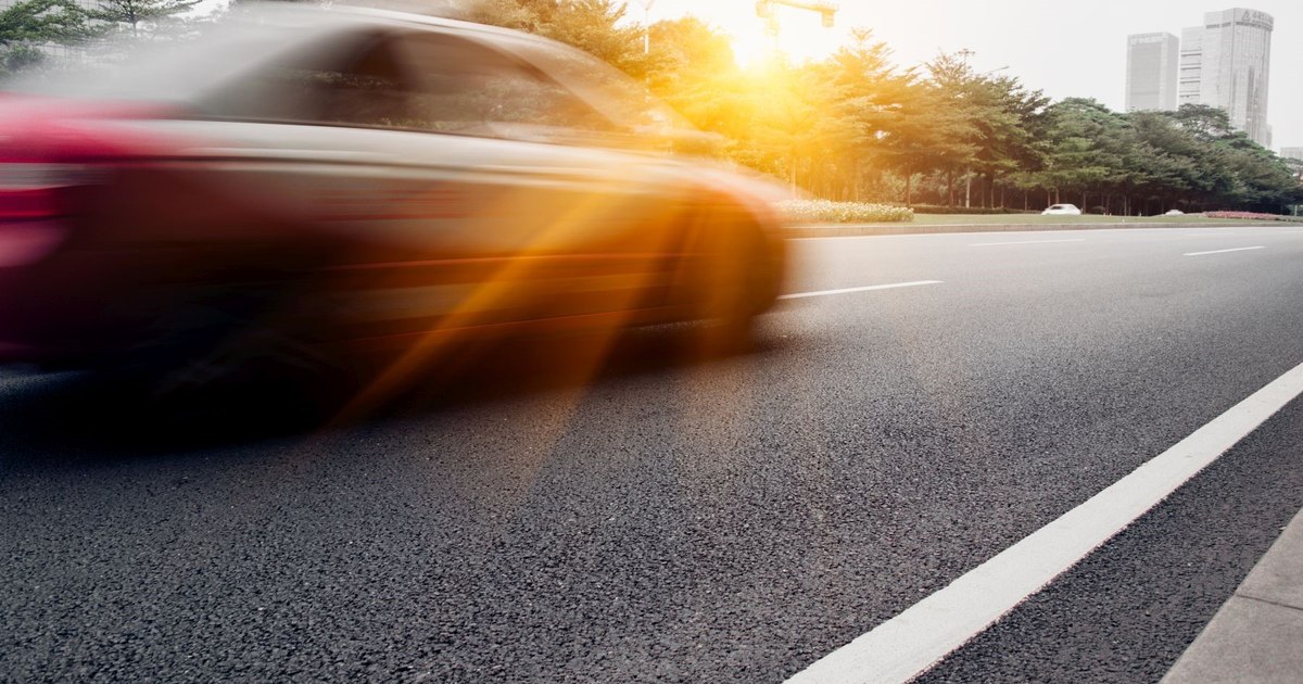 Tânăr vitezoman, prins cu 240 km/h pe Autostrada Soarelui. Ce amendă a primit și cât va sta pe dreapta Tânăr vitezoman, prins cu 240 km/h pe Autostrada Soarelui. Ce amendă a primit și cât va sta pe dreapta