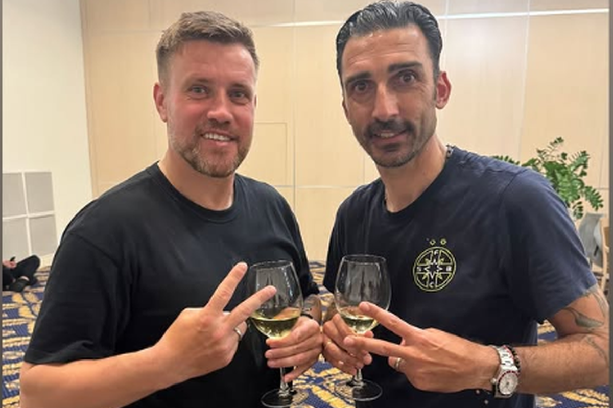 Curtat din zona arabă, Elias Charalambous a primit dezlegare din partea lui Becali: „Decid eu în locul lui!” Curtat din zona arabă, Elias Charalambous a primit dezlegare din partea lui Becali: „Decid eu în locul lui!”