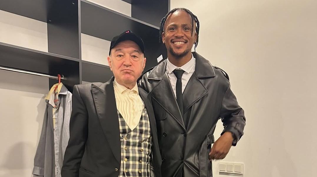 Ngezana își cheamă conaționalii în România: „Să aibă curaj și să vină aici pentru că avem foarte mult talent” Ngezana își cheamă conaționalii în România: „Să aibă curaj și să vină aici pentru că avem foarte mult talent”