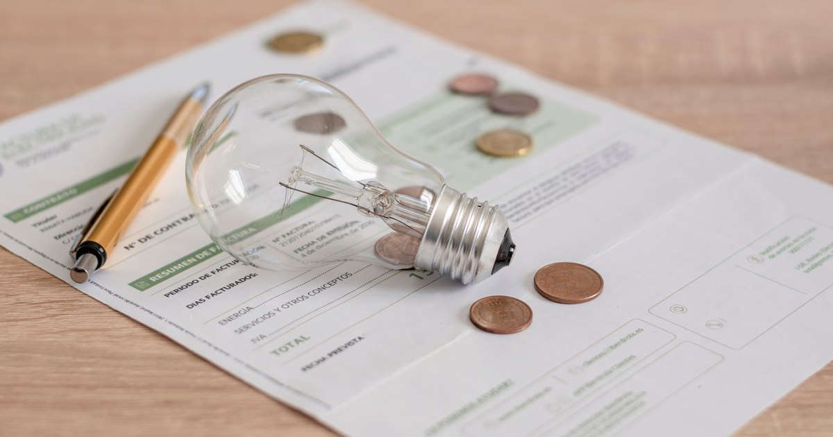 Cei mai ieftini furnizori de energie electrică după liberalizarea pieței din 1 iulie. Cum să alegi oferta potrivită pentru tine