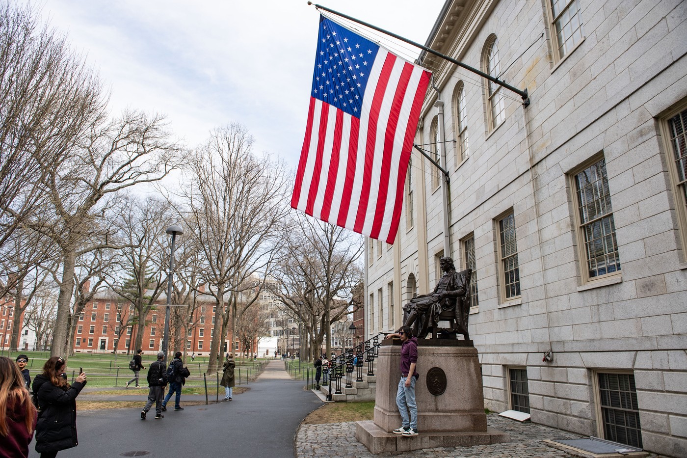 Administrația Trump, dată în judecată de Universitatea Harvard, care acuză „consecințele reale dure” ale agendei politice de la Casa Albă Administrația Trump, dată în judecată de Universitatea Harvard, care acuză „consecințele reale dure” ale agendei politice de la Casa Albă