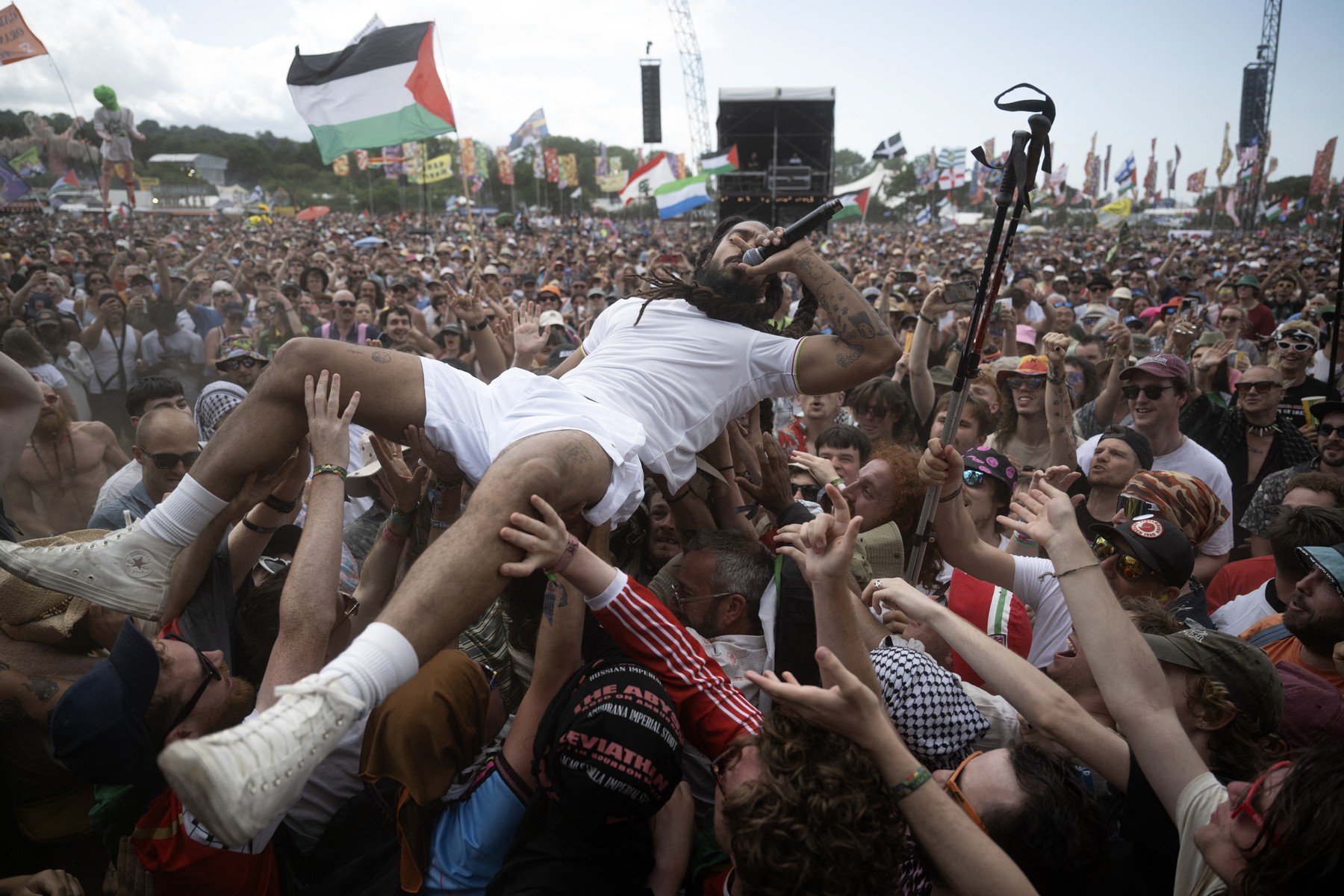 Scandări anti-Israel la Glastonbury: „Moarte pentru IDF” / Replica neașteptată a unui ministru britanic Scandări anti-Israel la Glastonbury: „Moarte pentru IDF” / Replica neașteptată a unui ministru britanic