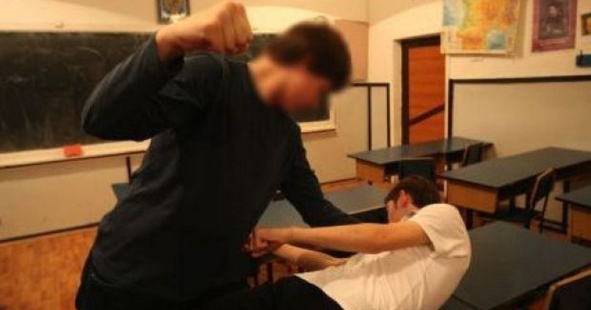 Totul despre „Butonul roșu” din școli. Cum facem ca „pâra” să se transforme în responsabilitate