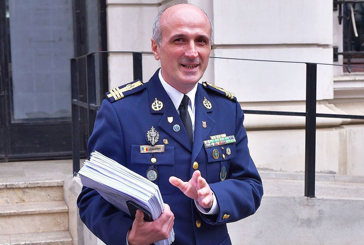 Aproape de miezul nopții, Florin Talpan s-a contrazis în direct cu Ilie Dumitrescu: „Jenant, e inadmisibil!” / „Dacă inventați chestia asta…”