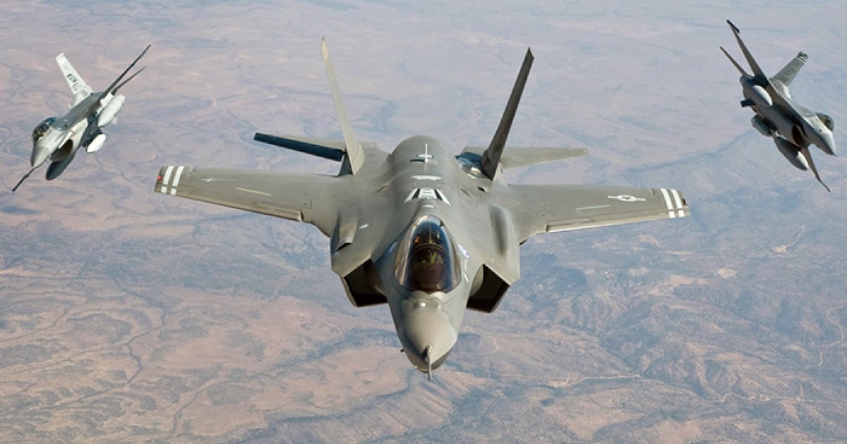 SUA și Europa investesc masiv în apărare, dar lumea nu mai luptă cu tancuri și avioane. Banii mulți nu înseamnă protecție mai bună SUA și Europa investesc masiv în apărare, dar lumea nu mai luptă cu tancuri și avioane. Banii mulți nu înseamnă protecție mai bună