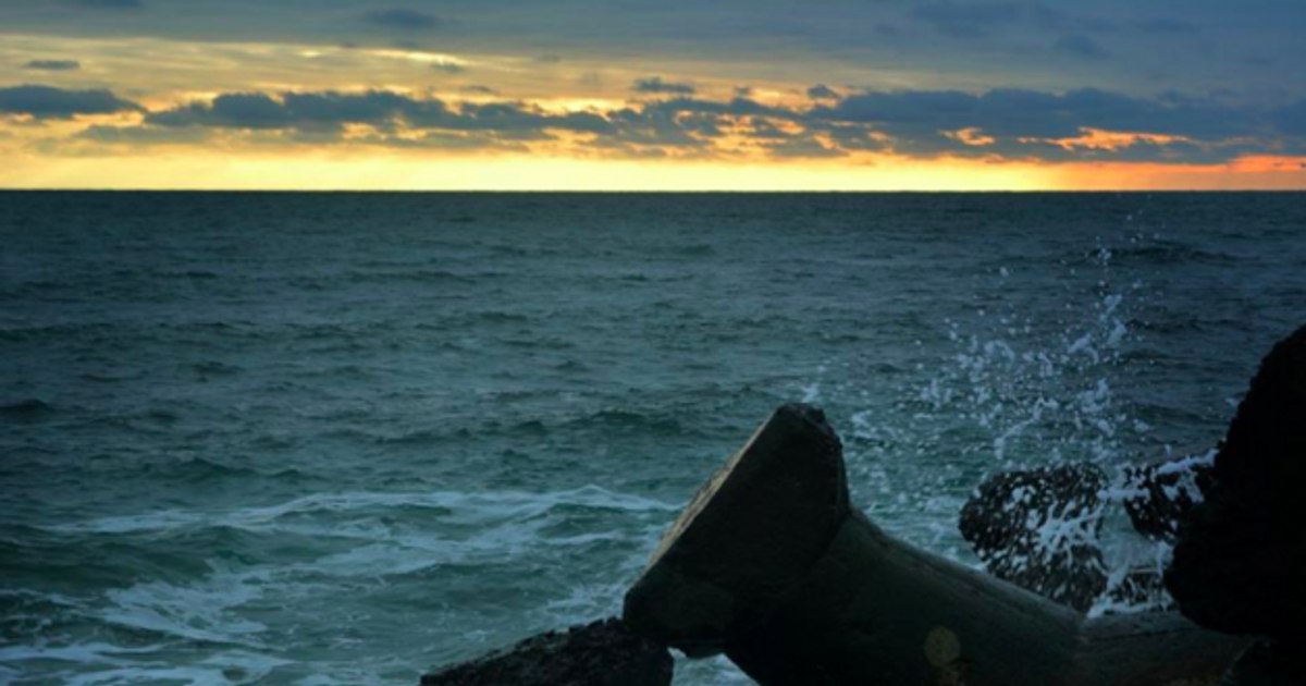 Cadavrul unei femei a fost descoperit în mare, în zona stabilopozilor din Costineşti