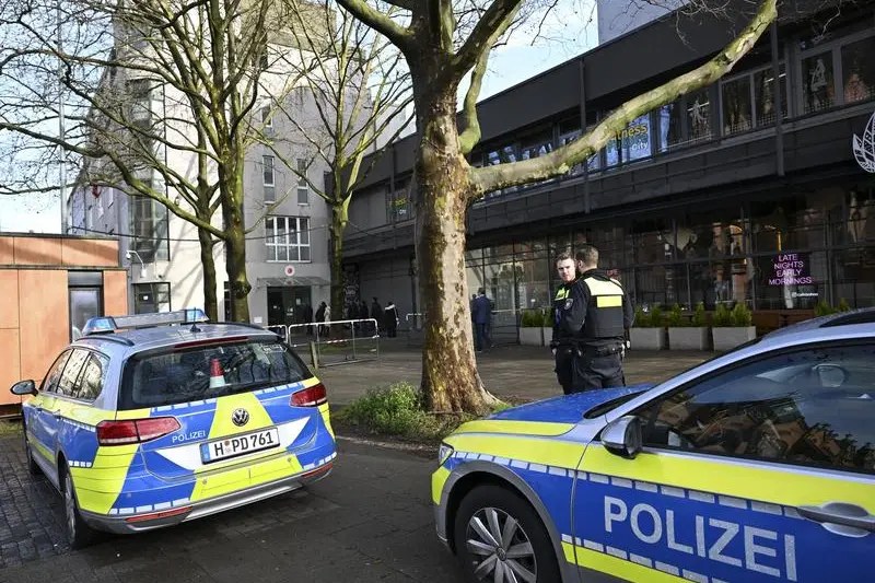 Bărbat de 56 de ani, reținut de poliție după ce a agresat sexual o minoră, în Slobozia Bărbat de 56 de ani, reținut de poliție după ce a agresat sexual o minoră, în Slobozia