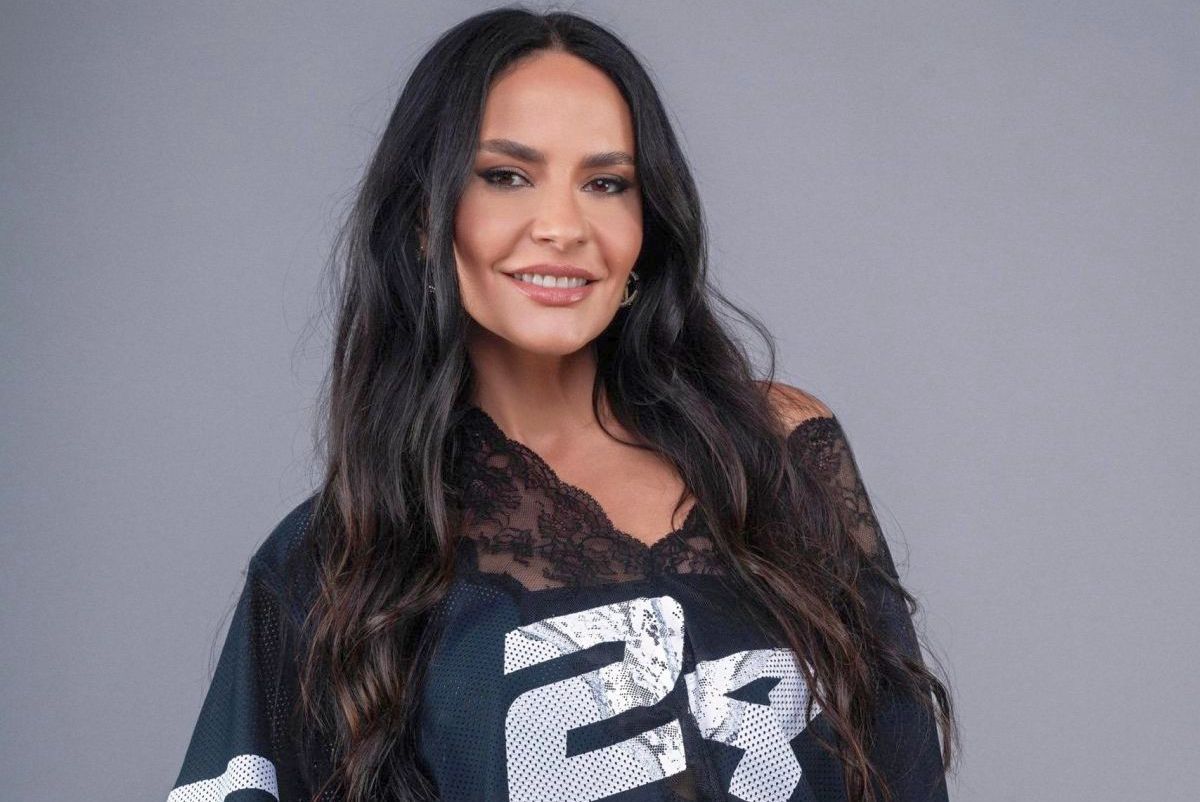 „Lumea va afla” » Adelina Chivu a reacționat după ce soțul ei a fost prezentat la Inter „Lumea va afla” » Adelina Chivu a reacționat după ce soțul ei a fost prezentat la Inter