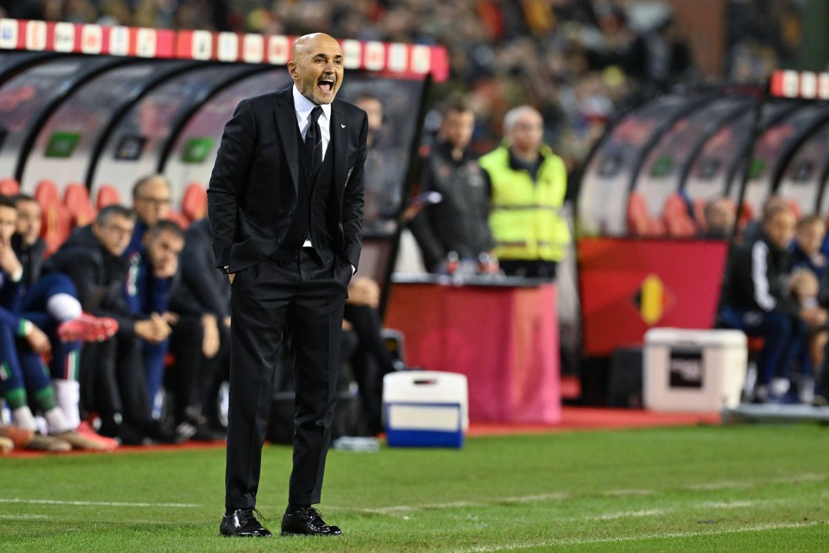 Luciano Spaletti ar putea fi demis chiar după meciul cu Moldova » Cei doi favoriți să salveze Italia Luciano Spaletti ar putea fi demis chiar după meciul cu Moldova » Cei doi favoriți să salveze Italia