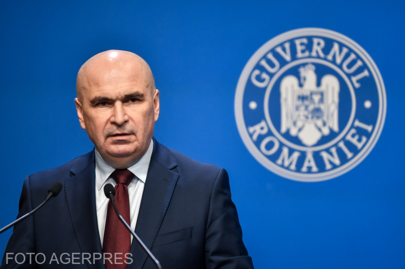 Premierul Bolojan cere revocarea directorului Eximbank, după scandalul care implică vila RA-APPS și chirii de lux