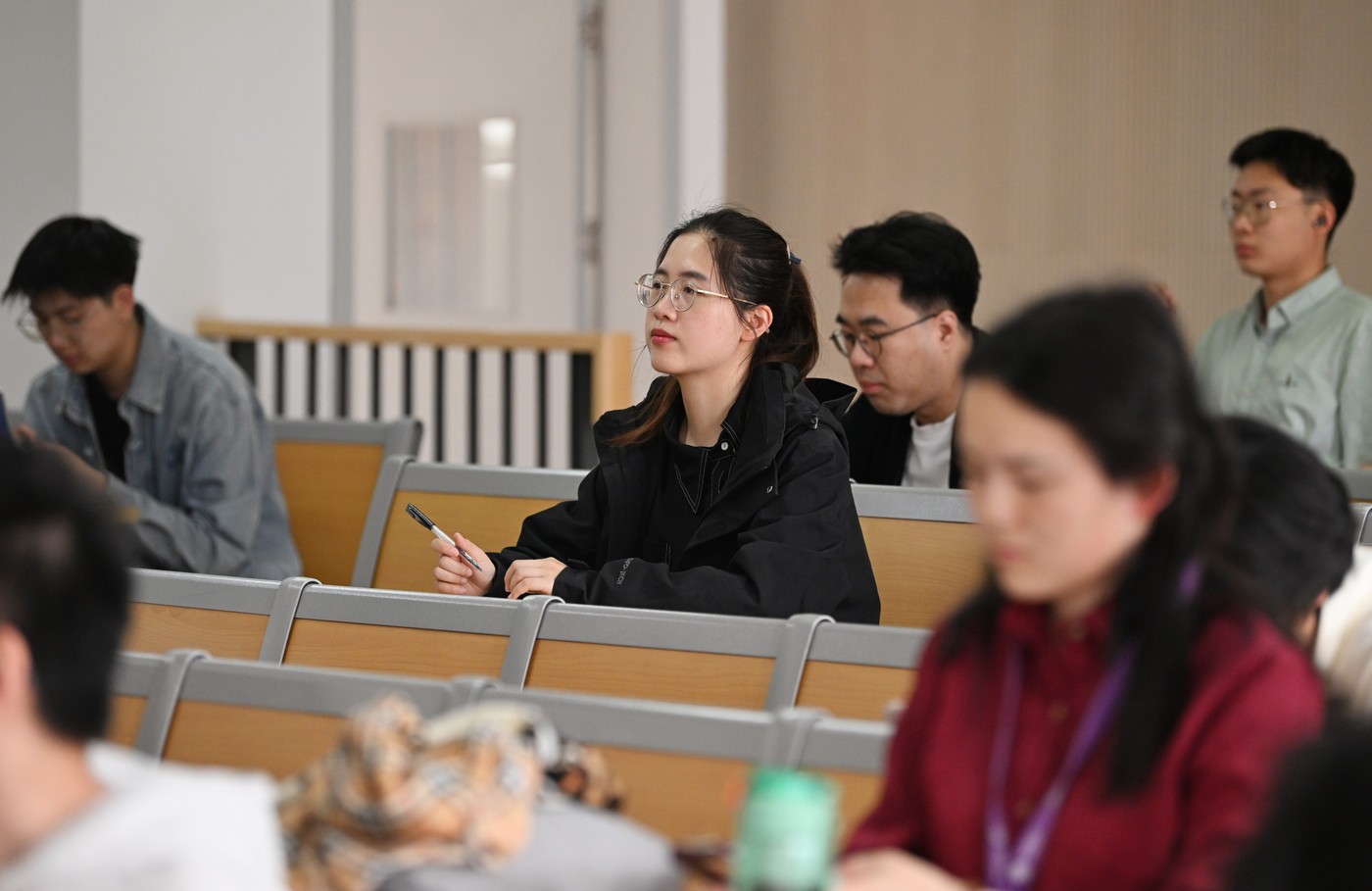 SUA vor începe să anuleze vizele pentru studenții chinezi, în special ale celor care au legături cu Partidul Comunist SUA vor începe să anuleze vizele pentru studenții chinezi, în special ale celor care au legături cu Partidul Comunist