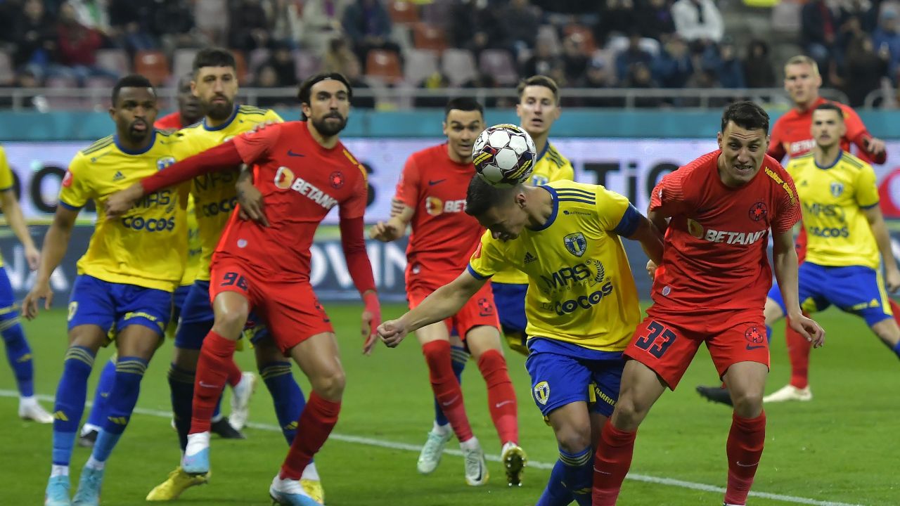 Nu a mai jucat de un an și ar putea fi operat a treia oară! Situația incredibilă a jucătorului din Superliga Nu a mai jucat de un an și ar putea fi operat a treia oară! Situația incredibilă a jucătorului din Superliga