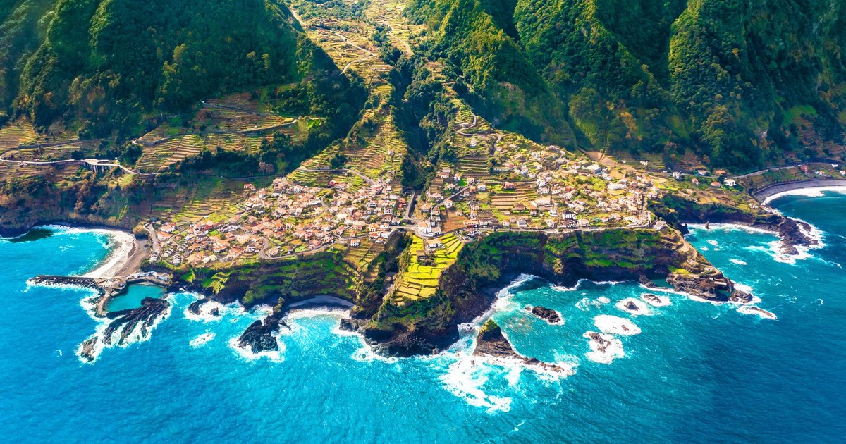 Concediile în afara țării, tot mai inaccesibile: peste jumătate dintre români nu-și permit o săptămână de vacanță