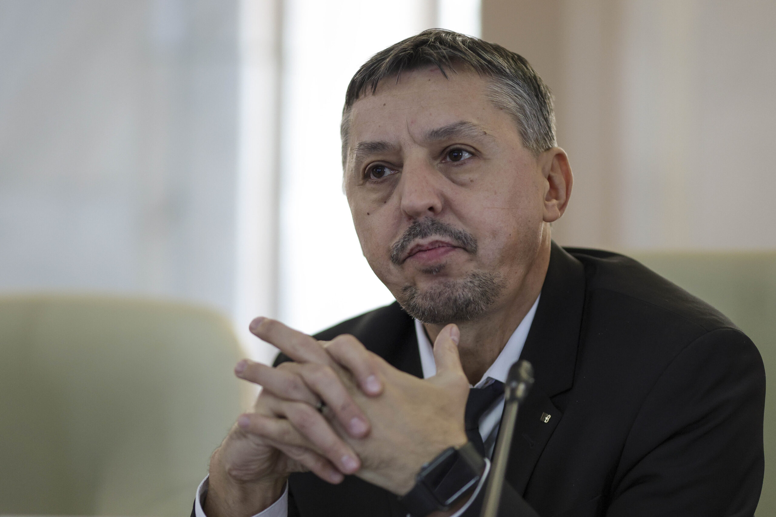 VIDEO Ministrul Educației a semnat ordinul pentru „butonul roșu” în școli: „Este un mecanism de protecție”