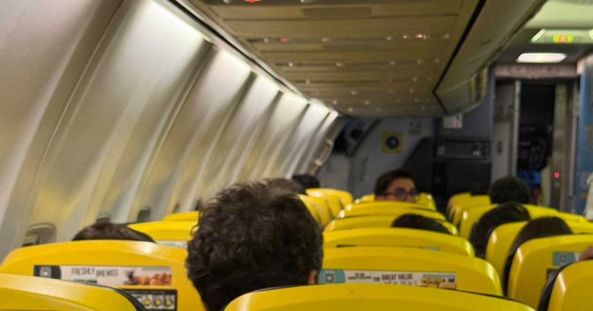 Președintele Nicușor Dan, surprins la „low cost” de o româncă. Unde a zburat șeful statului