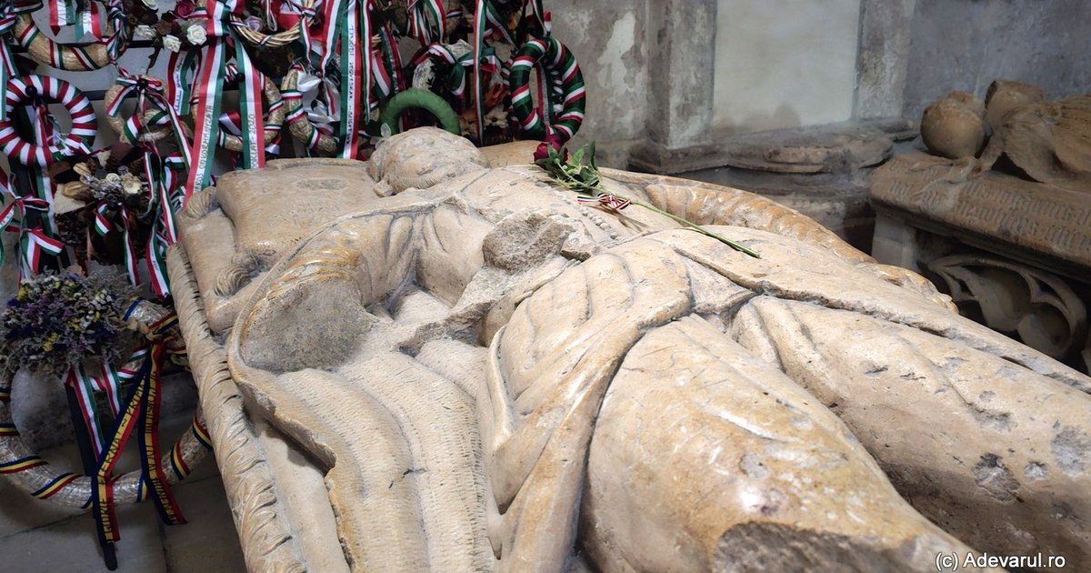 Enigmele nedescifrate din mormintele Huniazilor. Oamenii de știință sunt în fața unor descoperiri epocale Enigmele nedescifrate din mormintele Huniazilor. Oamenii de știință sunt în fața unor descoperiri epocale