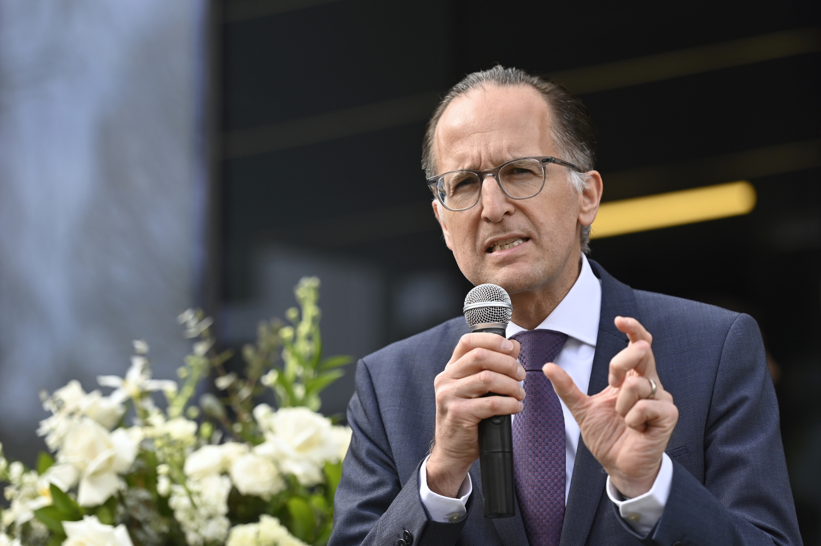 Diplomație cu suflet: România își ia rămas bun de la Peer Gebauer, ambasadorul Germaniei la București Diplomație cu suflet: România își ia rămas bun de la Peer Gebauer, ambasadorul Germaniei la București