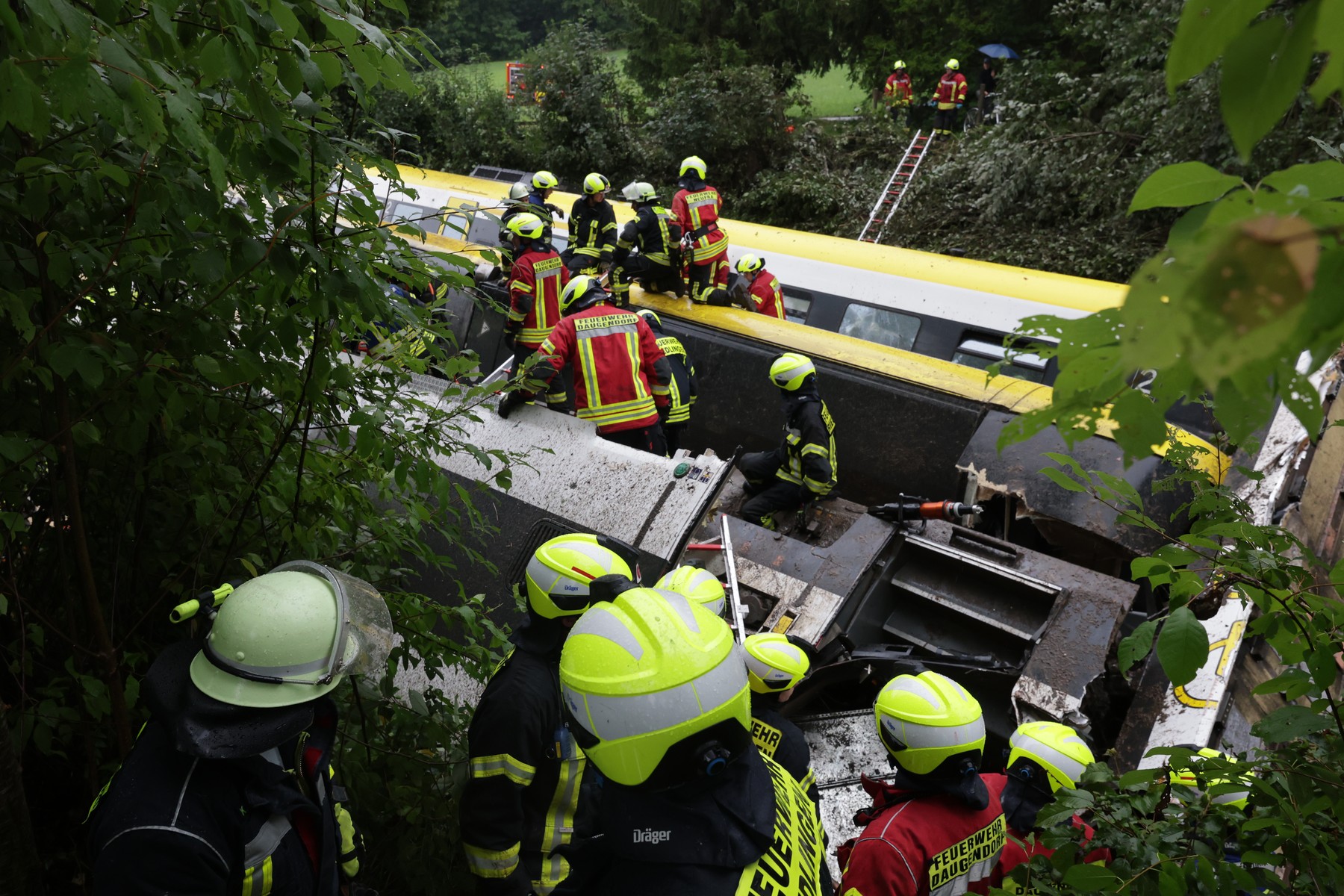 VIDEO Accident feroviar grav în Germania. Mai mulți morți și zeci de răniți după ce un tren a deraiat în sud-vestul țării VIDEO Accident feroviar grav în Germania. Mai mulți morți și zeci de răniți după ce un tren a deraiat în sud-vestul țării