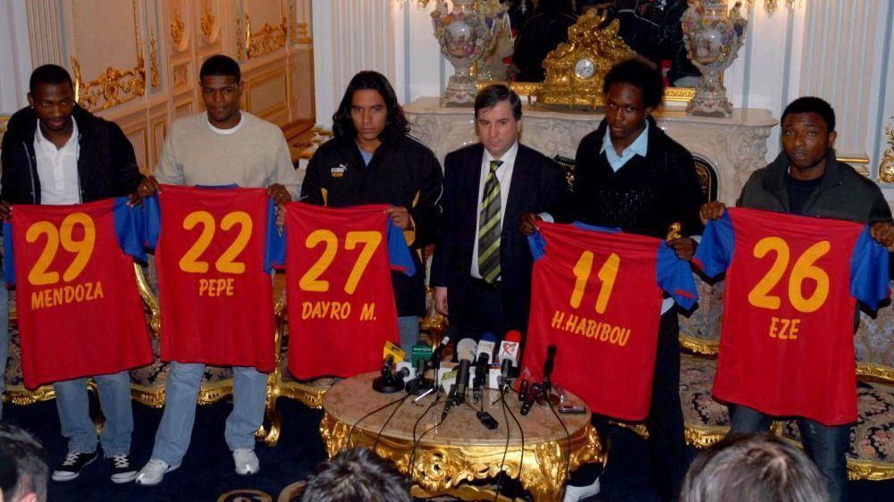 Fotbalistul adus cu mare fast de Becali la FCSB are o poveste pe cinste! Cum și-a „retras” retragerea și ce mai face astazi Fotbalistul adus cu mare fast de Becali la FCSB are o poveste pe cinste! Cum și-a „retras” retragerea și ce mai face astazi