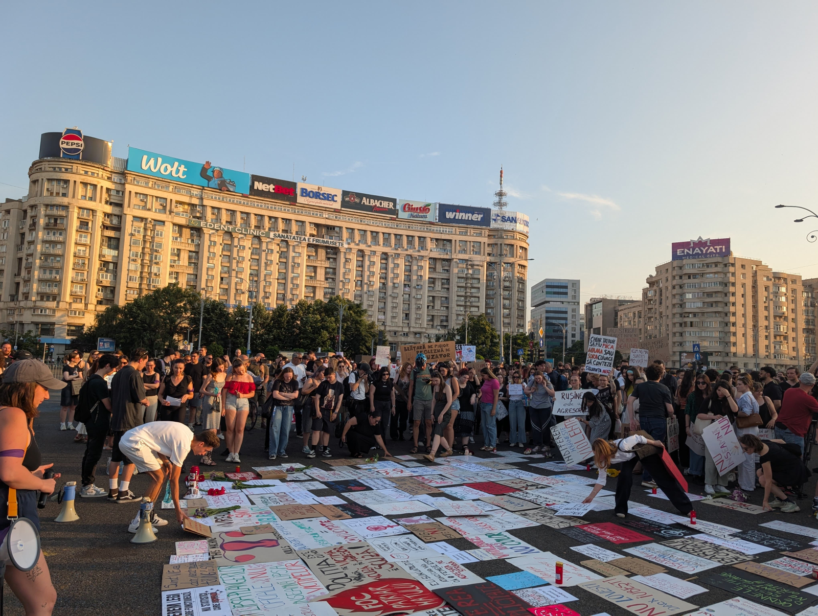 Protest de amploare în București după ce încă o femeie a fost ucisă: „Nu e o dramă de familie. E femicid!” Protest de amploare în București după ce încă o femeie a fost ucisă: „Nu e o dramă de familie. E femicid!”