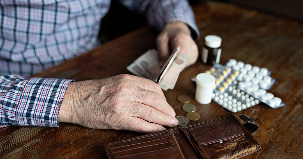 Pensionarii, îngenuncheați de măsurile de austeritate. Analist: „Statul ar fi trebuit să fie primul afectat de austeritate”