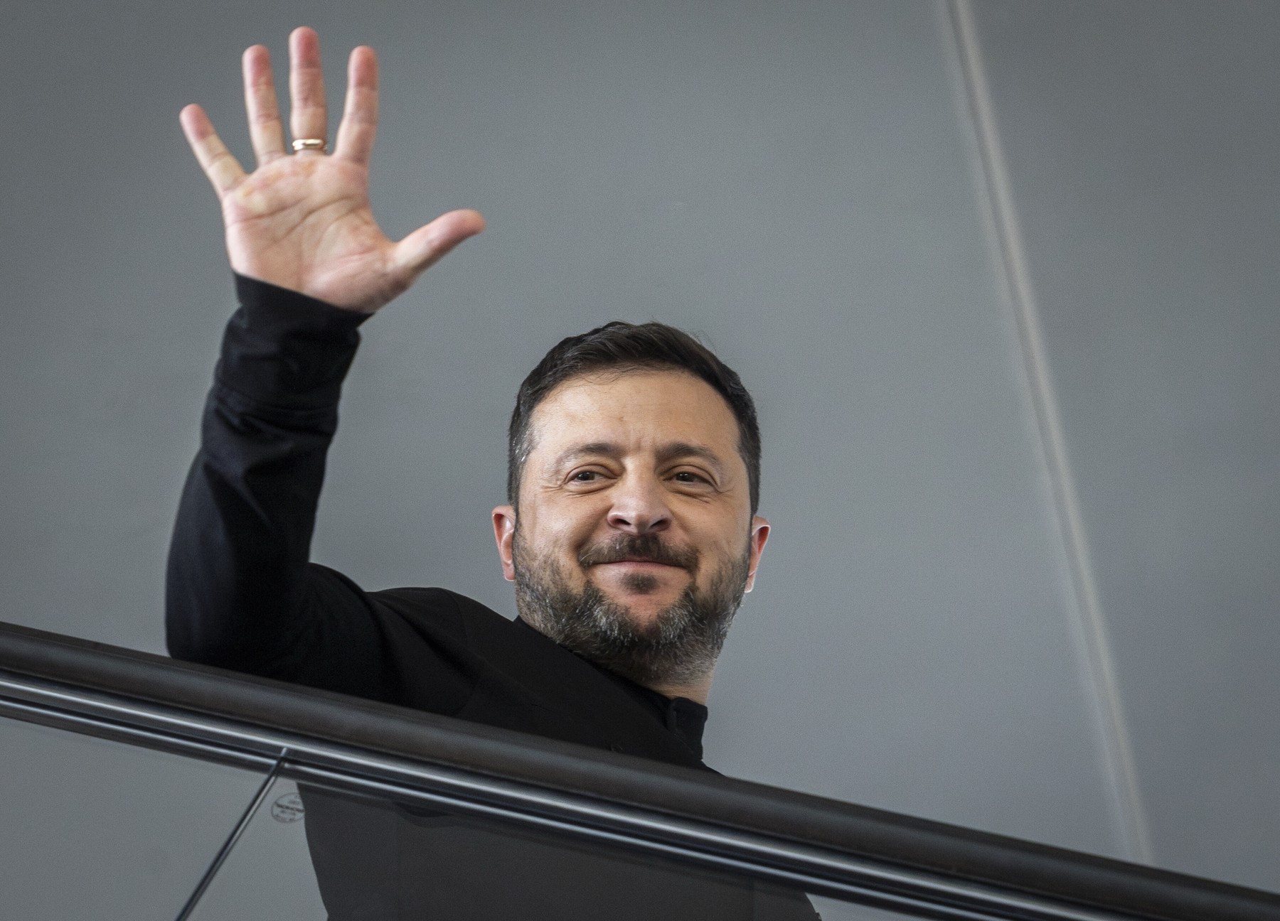 Puternic contestat, după ce a promulgat rapid legea care pune anticorupția pe butuci, Zelenski le face o promisiune ucrainenilor Puternic contestat, după ce a promulgat rapid legea care pune anticorupția pe butuci, Zelenski le face o promisiune ucrainenilor