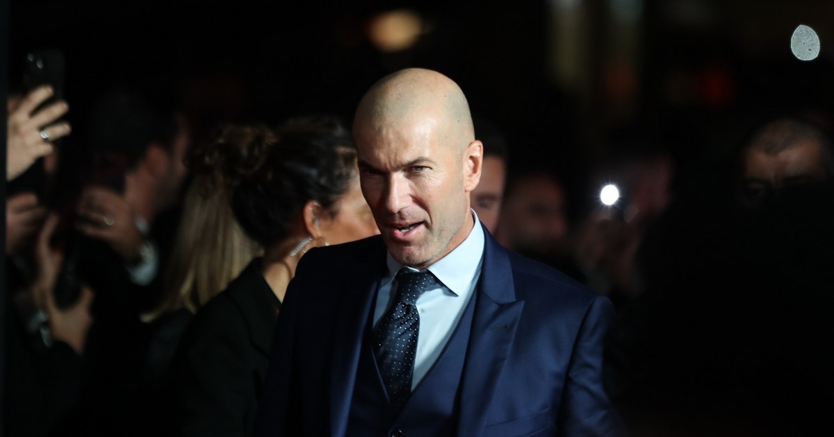Familia unui jurnalist francez condamnat în Algeria cere ajutorul lui Zinédine Zidane. „Ar fi minunat dacă s-ar implica în această luptă” Familia unui jurnalist francez condamnat în Algeria cere ajutorul lui Zinédine Zidane. „Ar fi minunat dacă s-ar implica în această luptă”