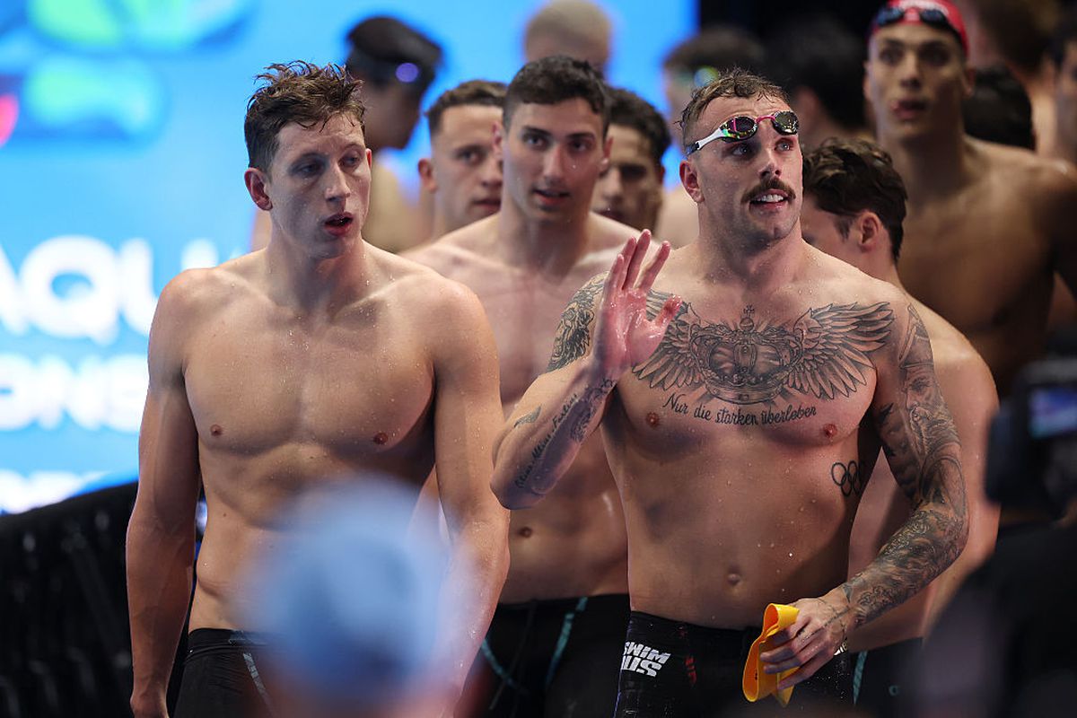 E Pan Zhanle marele rival al lui David Popovici la CM din Singapore? Ștafeta de 4X100 m liber a răsturnat calculele! AUR cu timp inuman E Pan Zhanle marele rival al lui David Popovici la CM din Singapore? Ștafeta de 4X100 m liber a răsturnat calculele! AUR cu timp inuman