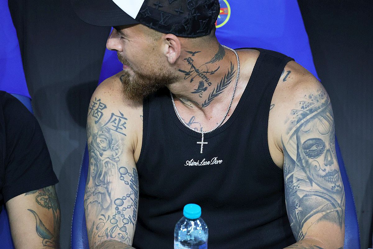 Denis Alibec, „exponat” în Ghencea » Și-a etalat tatuajele în meciul contra fostei echipe Denis Alibec, „exponat” în Ghencea » Și-a etalat tatuajele în meciul contra fostei echipe