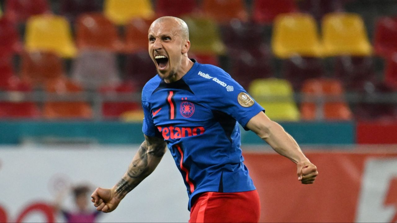 Mihai Stoica, uimit de Chiricheș în cantonamentul FCSB: „Mai rar să vezi așa un jucător!” Mihai Stoica, uimit de Chiricheș în cantonamentul FCSB: „Mai rar să vezi așa un jucător!”