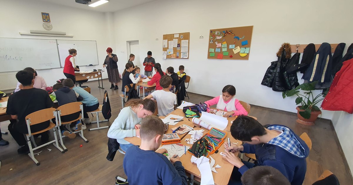 Părinții se opun reducerii burselor școlare. „Ne vom sacrifica viitorul”. Cer în schimb reorganizarea inspectoratelor școlare