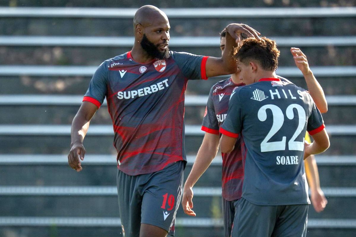 Hakim Abdallah a semnat în Superliga, la 24h de când a fost pus pe liber de Dinamo: „Bun venit!” Hakim Abdallah a semnat în Superliga, la 24h de când a fost pus pe liber de Dinamo: „Bun venit!”