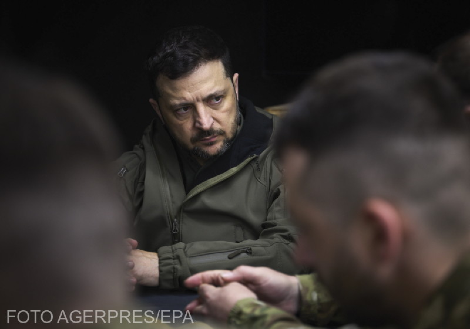 Zelenski nu acceptă cedări teritoriale fără referendum național, deși americanii și rușii negociază un acord pentru summit-ul Trump-Putin