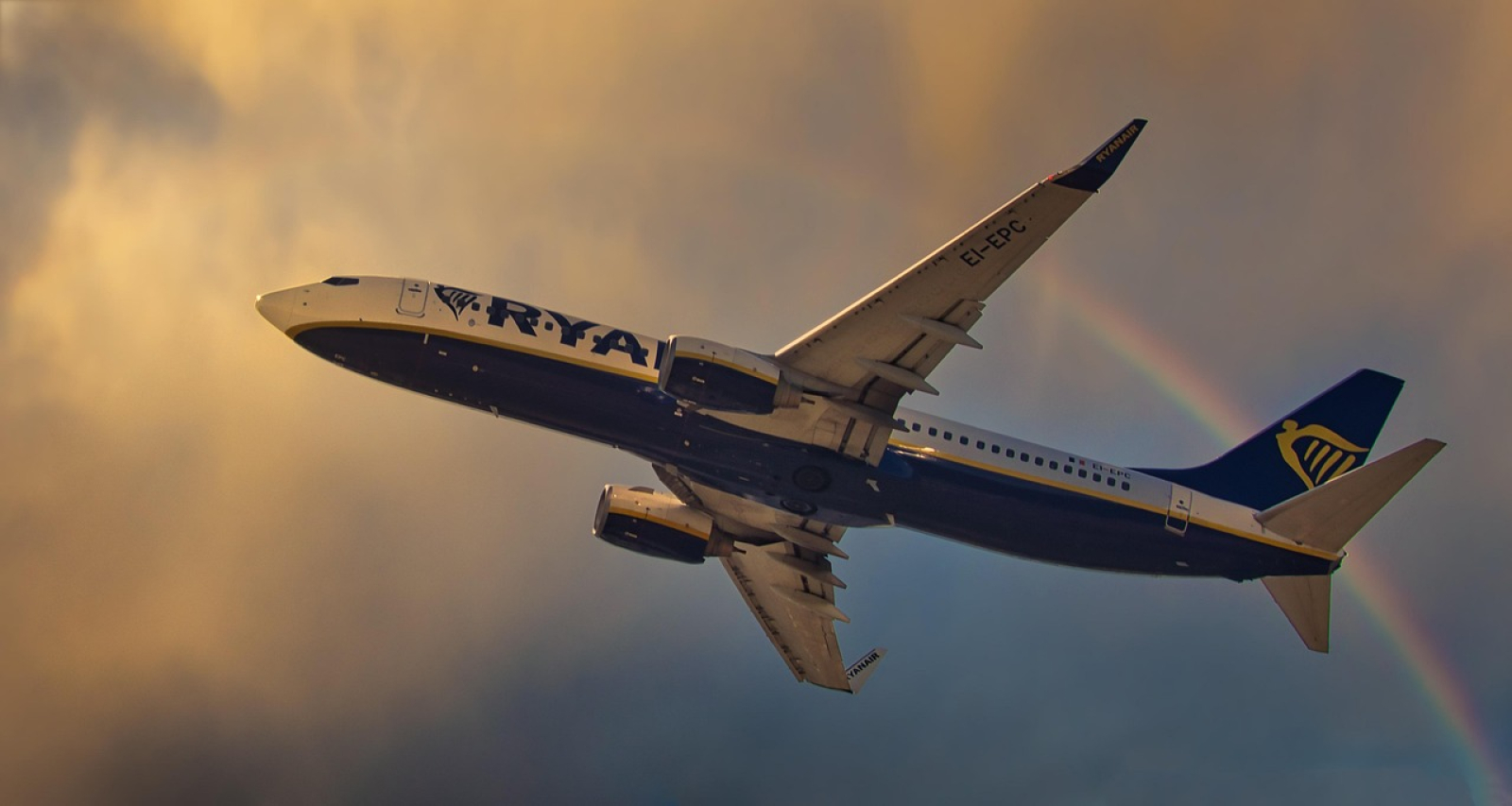 Ce a pățit un pasager Ryanair după ce a vapat în toaleta avionului
