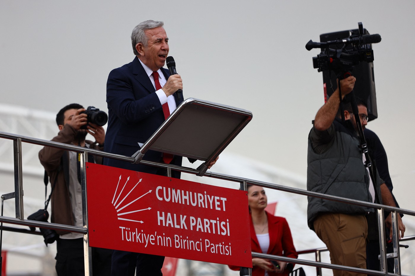 Noi arestări printre primarii opoziției din Turcia