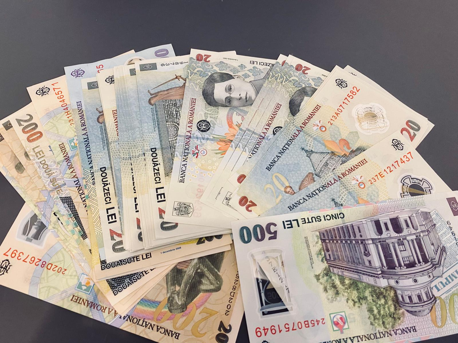 De vineri, 1 august, crește TVA. Scade coșul zilnic: Economia pe hârtie vs. buzunarul românului. Cifrele momentului